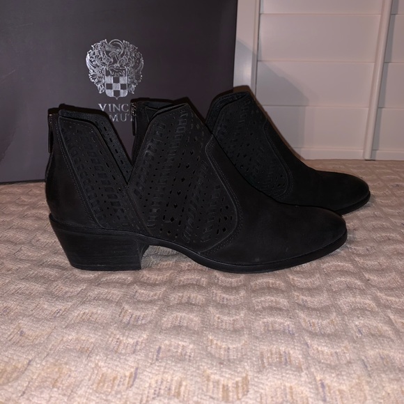 Vince Camuto Prasata bootie - Picture 6 of 8